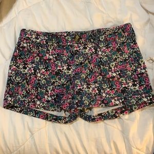 American Eagle Midi Jean cuffed shorts. Size 6.